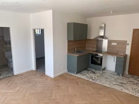 appartement f3 avec terrasse
