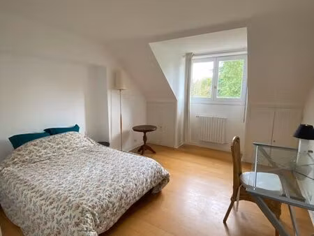 chambre meublée