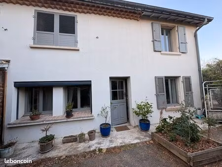 petite maison de village
