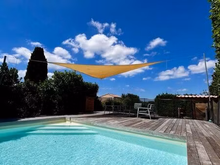 maison 150 m2 piscine terrain de boule dans les vignes