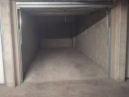 location garage fermé castanet-tolosan dans résidence
