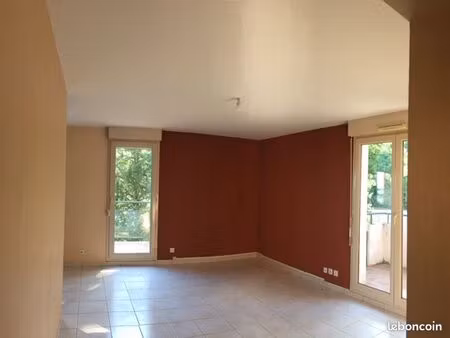 appartement t3  très lumineux  dans résidence récente  proche centre ville