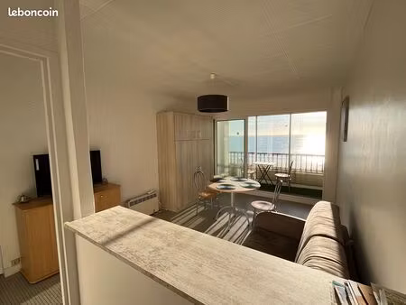 studio meublé 27 m² front de mer