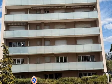 appartement 2 pièces de 44 m² à metz sablon - dernier étage  balcon  ascenseur et dpe c