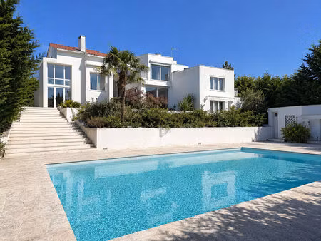 fontenay-aux-roses ? maison contemporaine atypique avec piscine