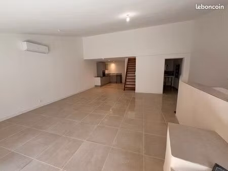 maison de village t3 rénovée à neuf – 85 m² – grand garage 80 m² – clim - dpe b - saint-fé