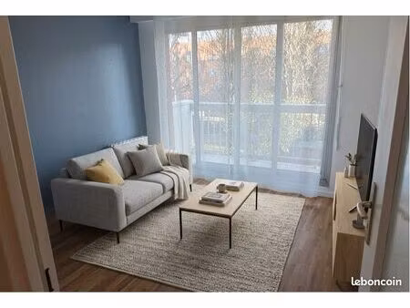 superbe studio meublé entièrement rénové – 33 m² – douai