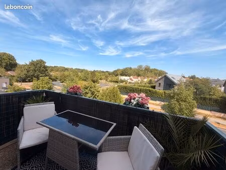 t2 meublé de 40 m² – montévrain – emplacement exceptionnel – disponible le 15 août