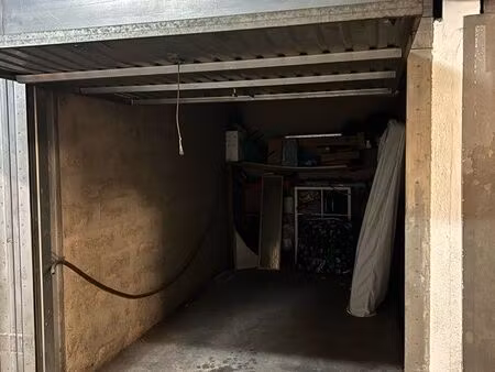 garage fermé sous sol sécurisé