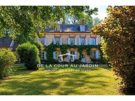 rare propriété familiale de 1750 avec dépendances et parc
