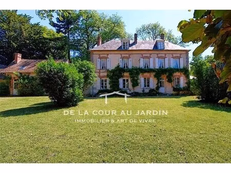 rare propriété familiale de 1750 avec dépendances et parc