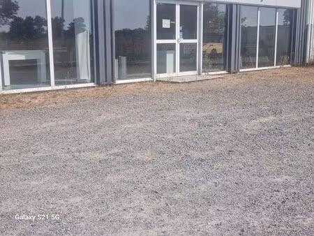 location commerce pont saint martin 44860 275m²