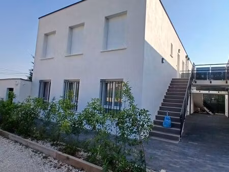appartement t4  86.62 m² hab  terrasse et parking privatif