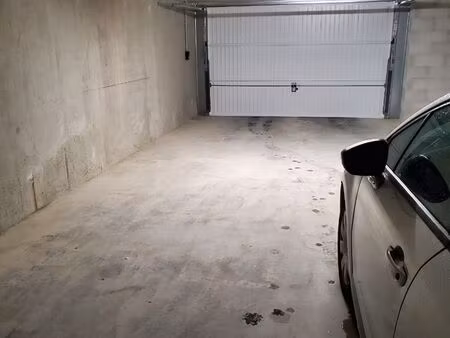 location grand garage 47m2