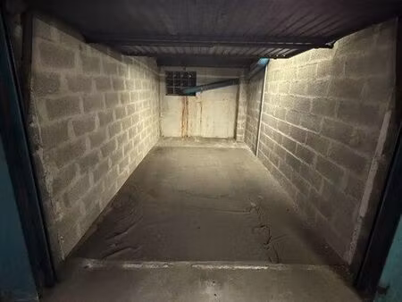 ?️ à louer – places de parking moto sécurisées – marseille 5ᵉ (boulevard sakakini