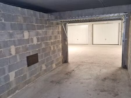 garage fermé à louer à metabief