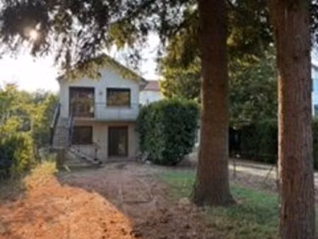 charmante maison avec terrain clos
