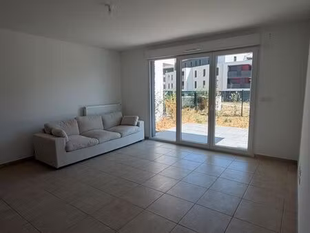 t3 cessy meublé 70m2