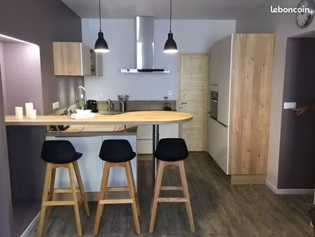 embrun t2 meublé de 47 m2 (du 1er septembre au 30 juin)