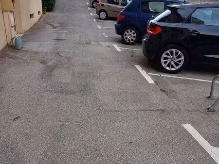 parking a louer aix universite