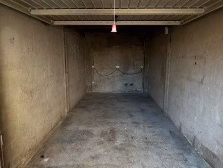 loue garage 12m2 la loubiere / rue jaquinot