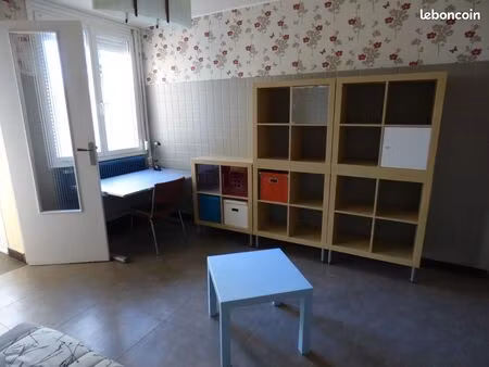 amiens rue hecquet loue studio meublé