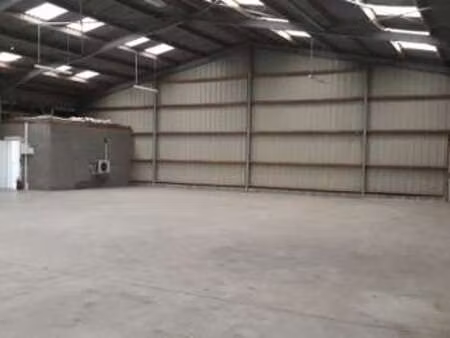 location bureaux et commerces à cesson-sévigné (35510) : à louer / 400m² cesson-sévigné