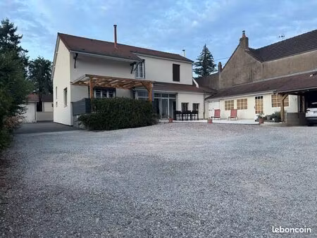 maison rénovée avec dépendances