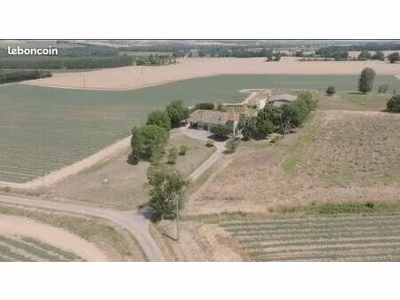 maison de caractère de 400m2 plus hangar sur 2ha
