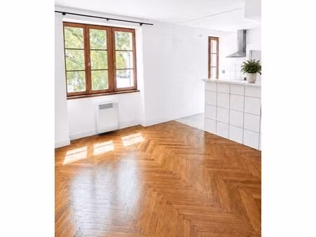 studio rénové et lumineux – beaune centre – 27 40 m²