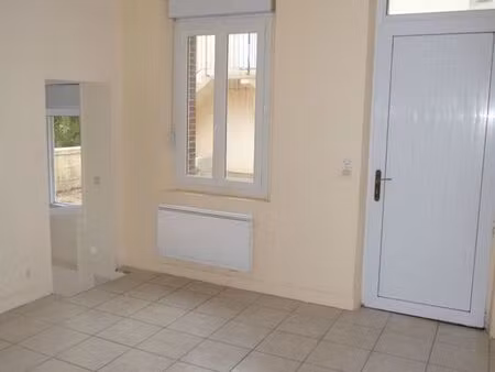 f2 rez de chaussée centre ville la loupe 390cc