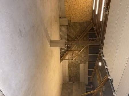 bâtiment/hangar à louer