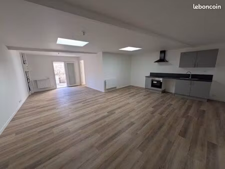 t3 rénové 75 m² 750 euros hors charges avec terrasse – pleugueneuc – location entre partic