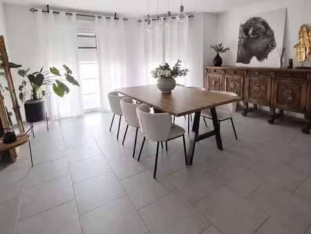 maison à louer-141m²- dpe c- clim-piscine