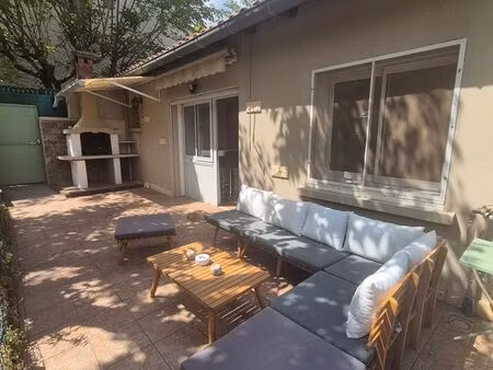 location maison ville avec jardin 4 chambres - saint-affrique
