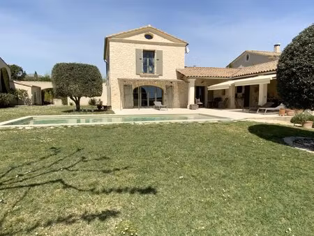 à 10 min d’uzès mas contemporain d’exception avec piscine et prestations haut de gamme