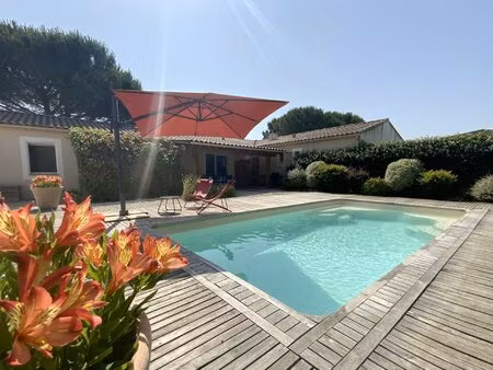 maison de plain pied de 148 m2 avec piscine et t2 indépendant sur terrain de 1000 m2.