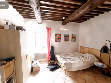 lambesc centre – grand studio de 30 m2 environ investissement clé en main !
