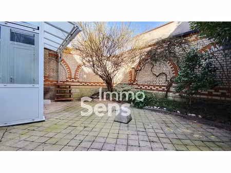 location maison 7 pièces 203.27 m² à lille (59000)  2 043 €