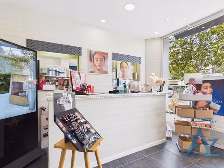 vente locaux professionnels 1 pièce 46 m² à merville-franceville-plage (14810)  86 000 €