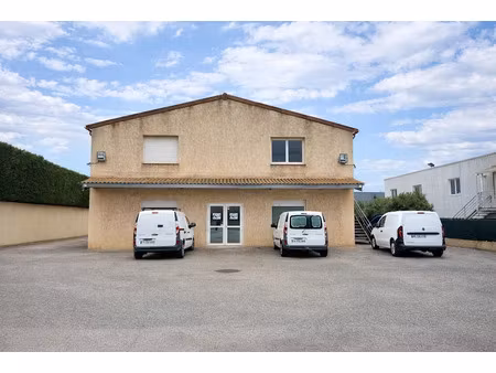 location locaux professionnels 3 pièces 110 m² à gardanne (13120)  960 €