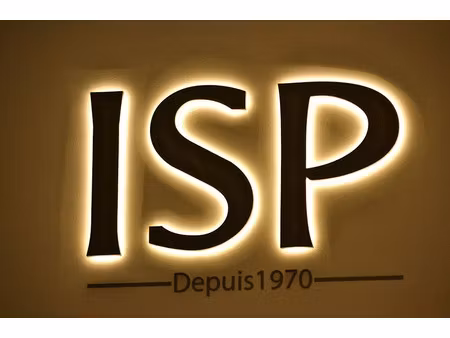 location maison 6 pièces 175 m² à aix-en-provence (13090)  5 000 €