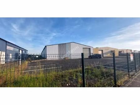 local artisanal commercial ou dépôt de 387.7 m²