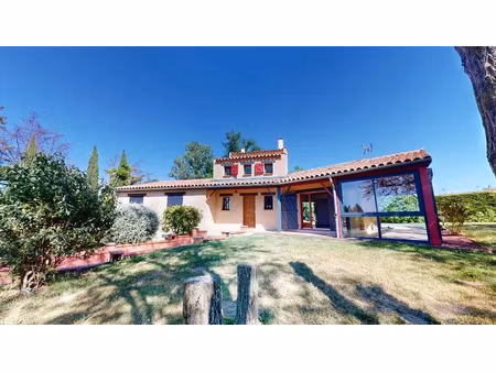 villa t5 + t2 avec piscine et grand jardin
