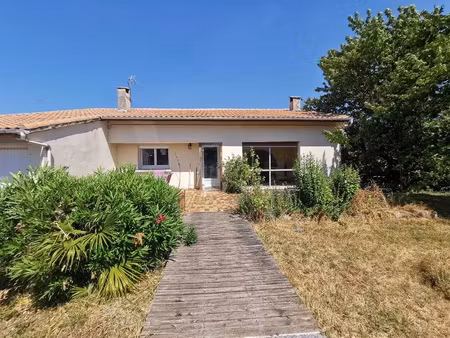 maison t4 de plain pied avec garage et jardin