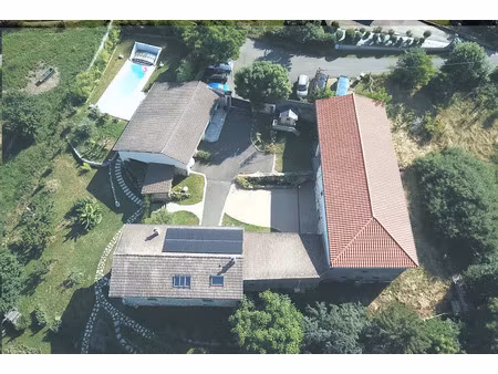 vente ferme 176.85 m² à l'etrat (42580)  750 000 €