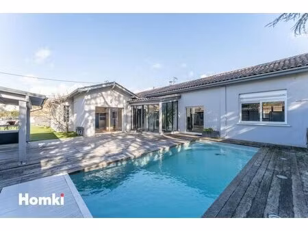 maison/villa t7 de 210 m2 à pessac 33600
