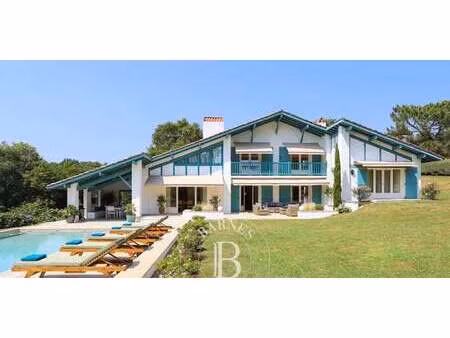 maison avec piscine et jardin arcangues (64)