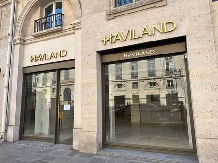 local commercial 118 m² - rue royale