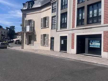 vente commerce 358 m² fontainebleau (77300)